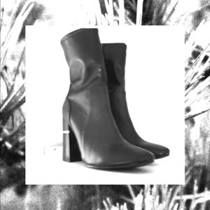 Lord and Taylor Black Boots / Maddy style